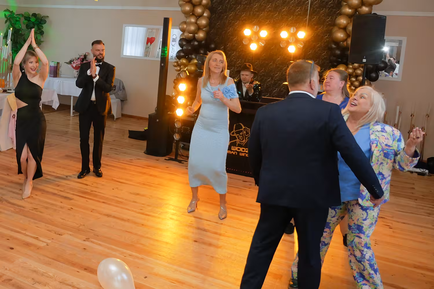 zdjęcia ślubne detale obrączki kwiaty Stawiszyn