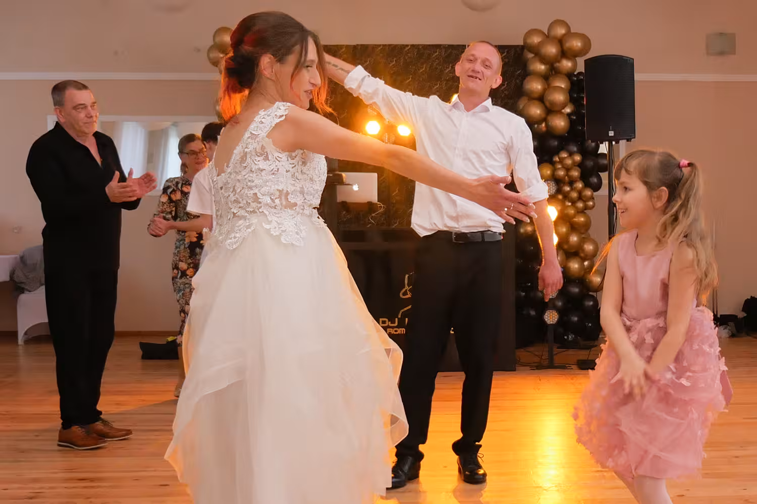 naturalna fotografia ślubna Nowe Skalmierzyce