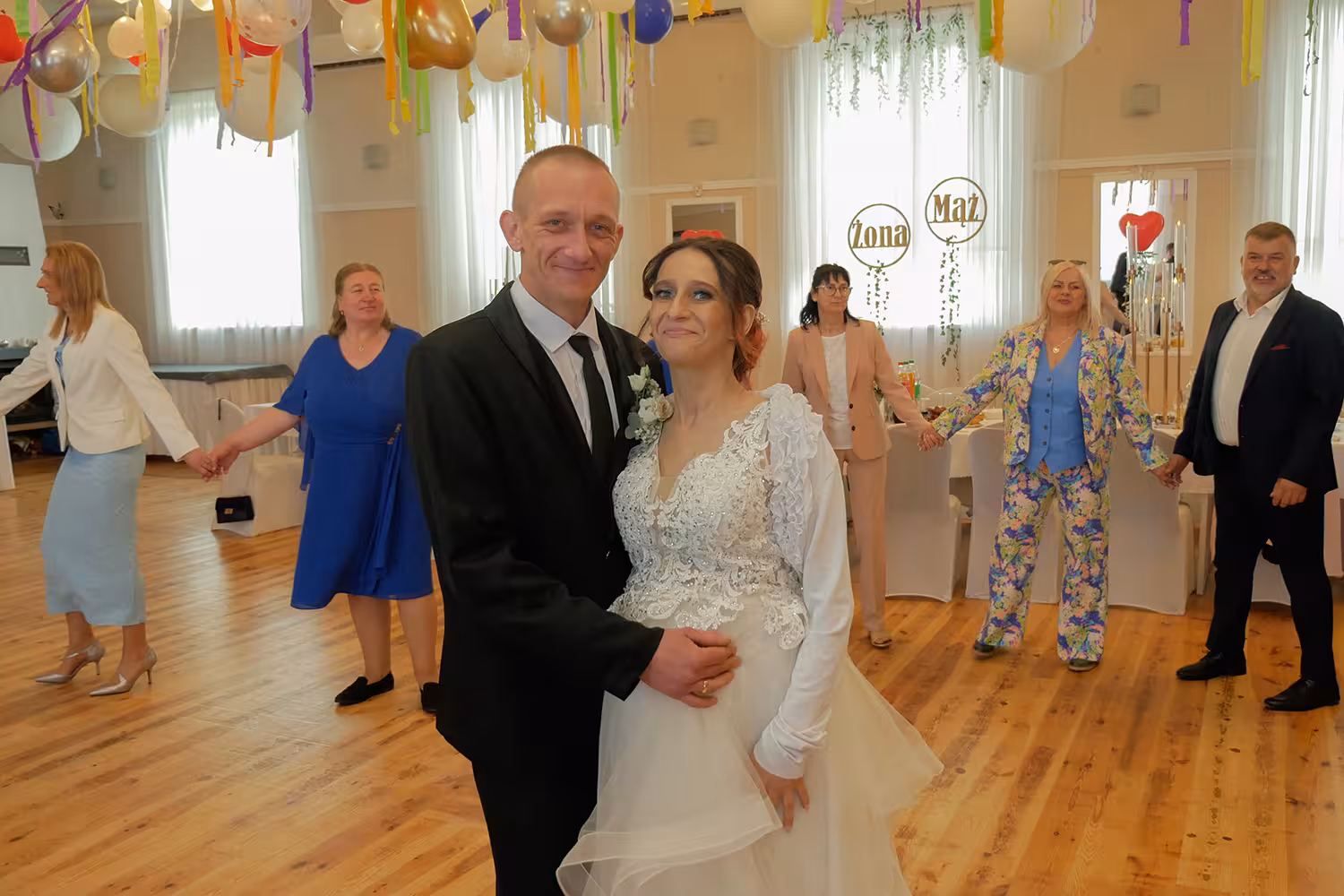 pamiątkowe zdjęcia z wesela Koło fotoalbum