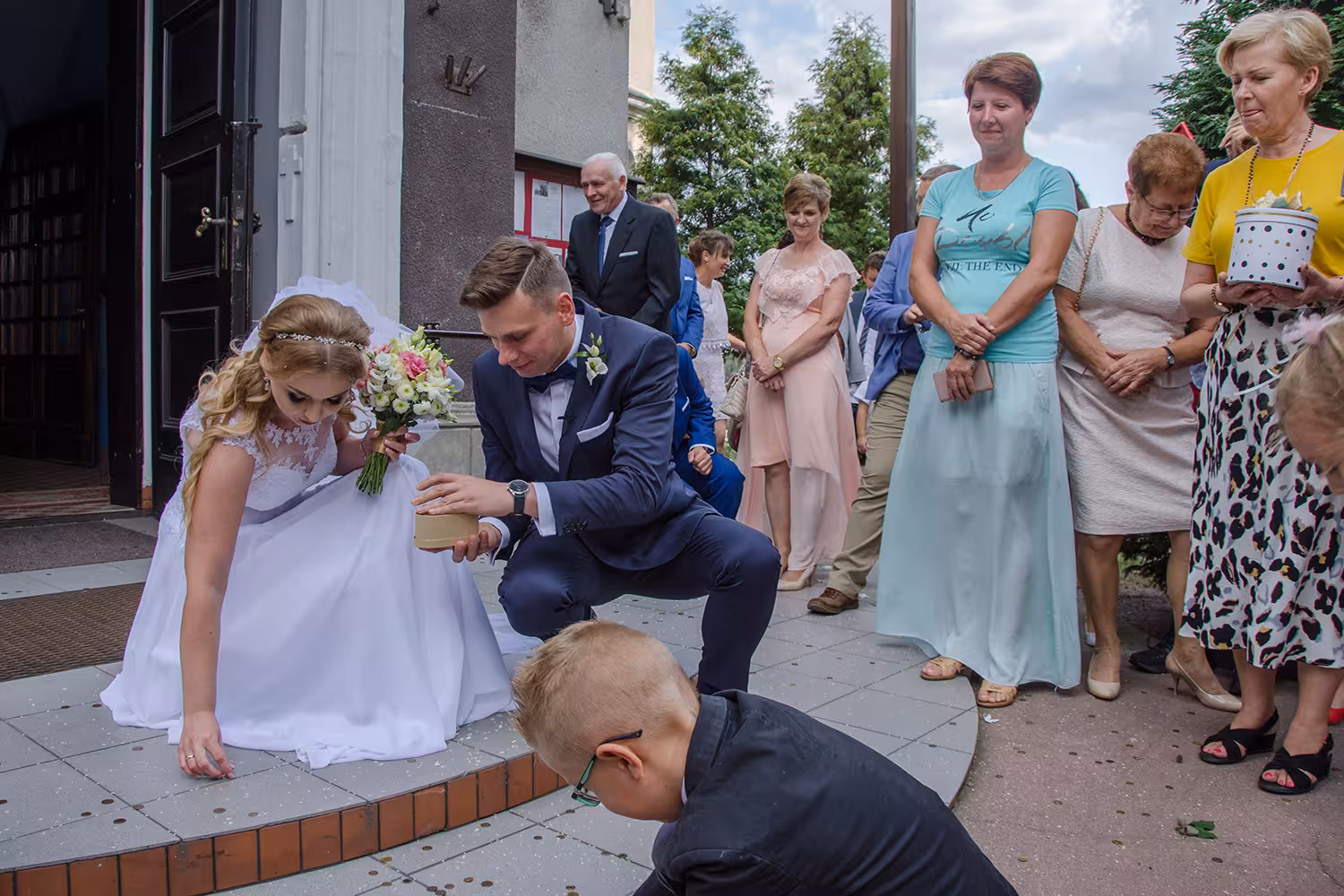 elegancka sesja poślubna w plenerze Kalisz
