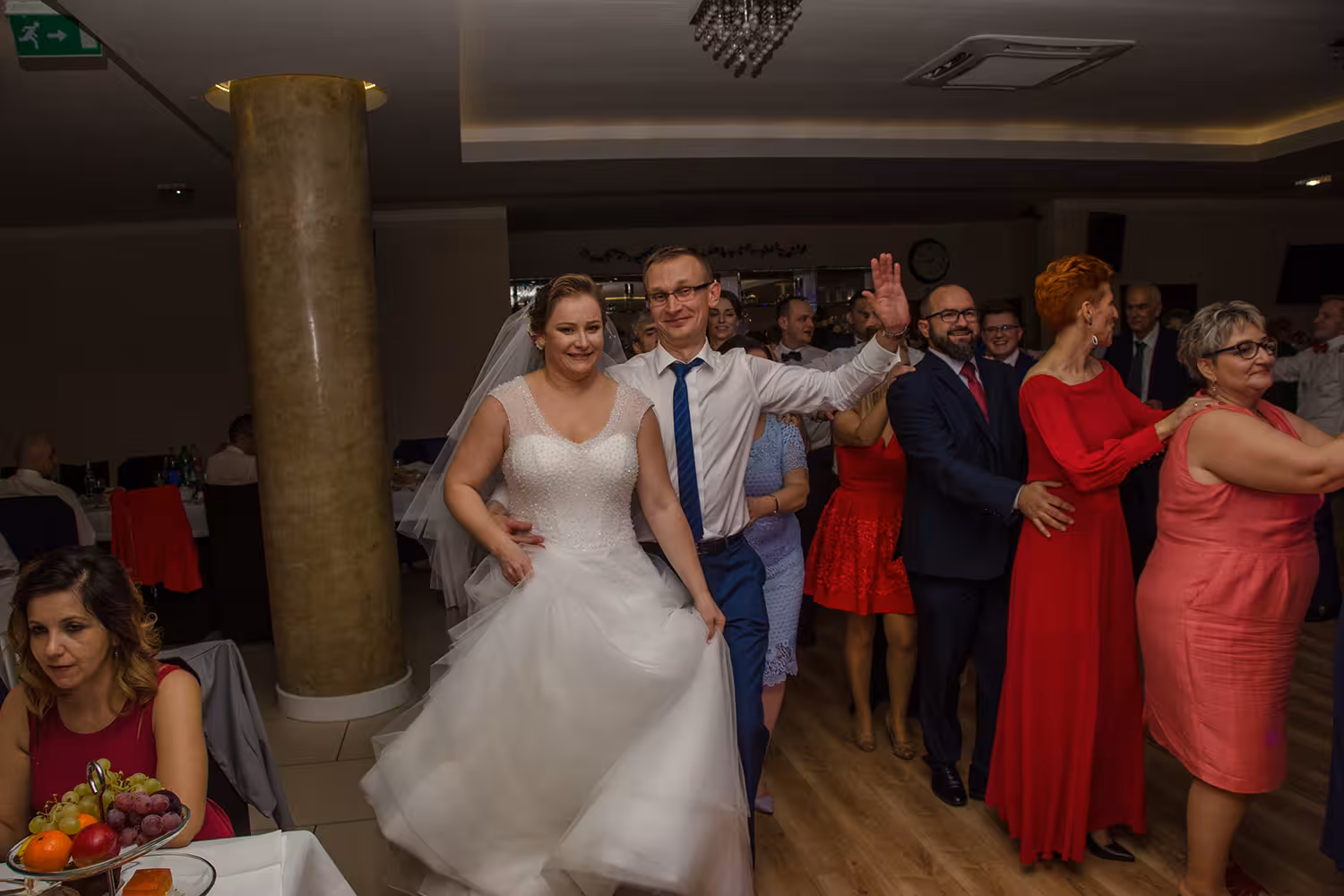 zdjęcia z pierwszego tańca weselnego Jarocin